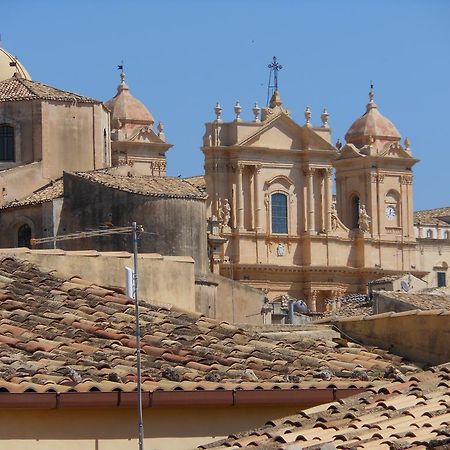 Casa Vacanze Happy Days Villa Noto Luaran gambar